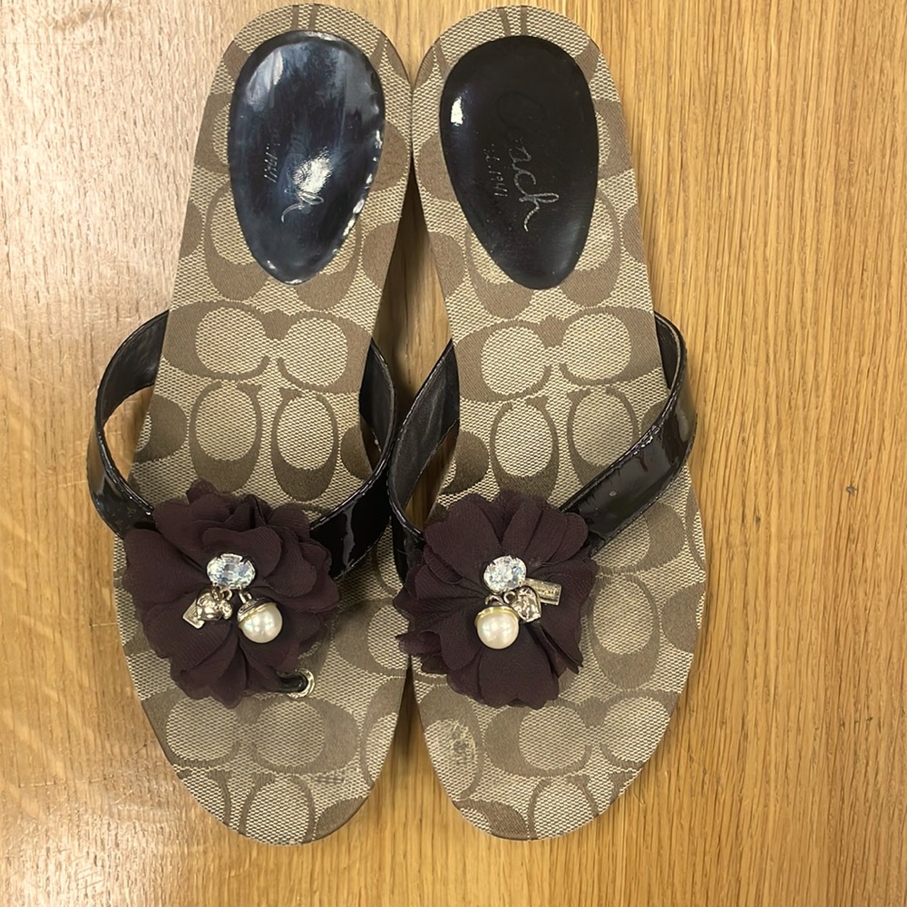 Coach Serenity Sandals with coach charms size 7- barely worn